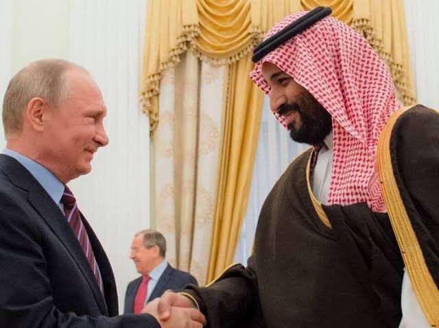شاهد بوتين يشيد بمحمد بن سلمان ويعلق على تعامله مع بايدن   