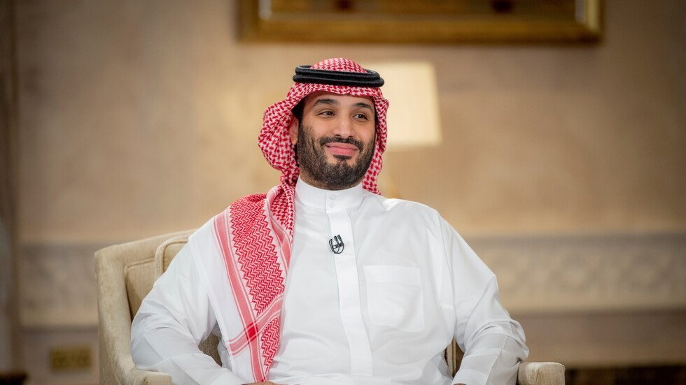 حارس الامير السعودي محمد بن سلمان يمتلك قدرات عجيبة وما يوجد بعينه يثير الجنون 