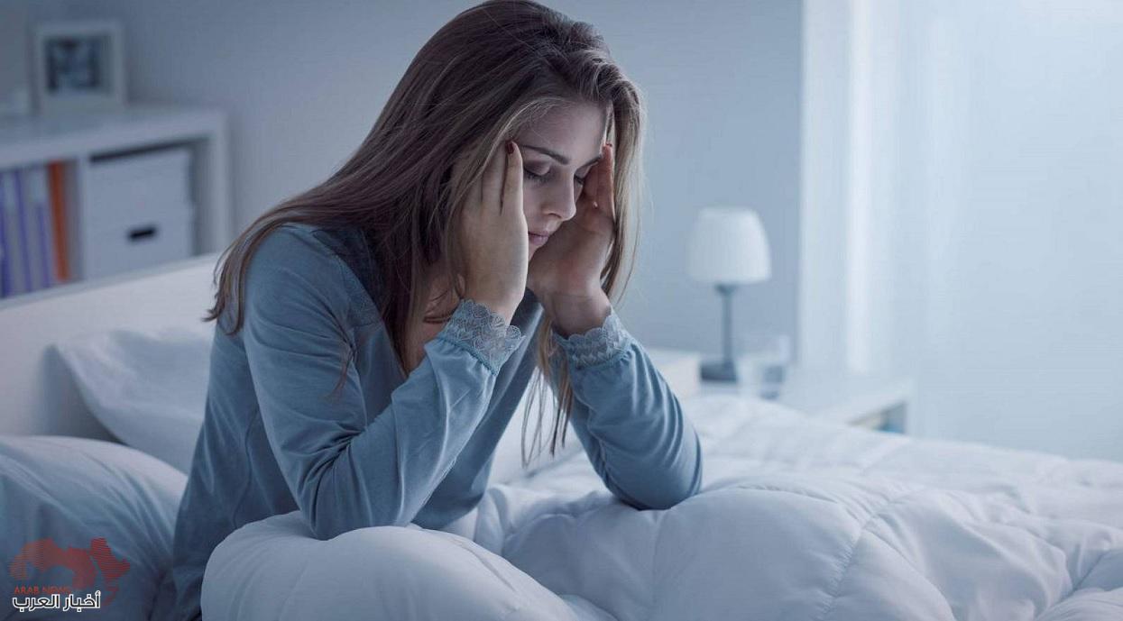 فتاة تعاني النسيان و الاكتئاب 