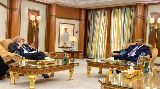 اليمن : اللواء الزبيدي يفاجىء الانتقالي الجنوبي باصدار هذا القرار  !