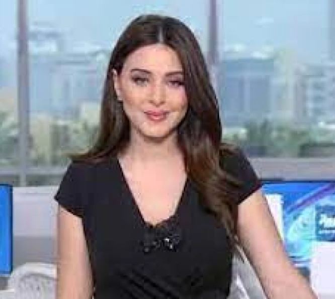 المذيعة الساحرة تخطف قلوب الملايين بجمالها وتسقط كل المذيعات في قناة الحدث