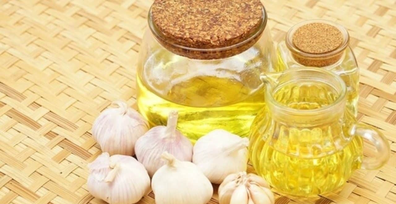  «زيت الزيتون والثوم والقرنفل» معجزة  الرجال في غرفة النوم فقط تناوله بهذه الطريقة ؟