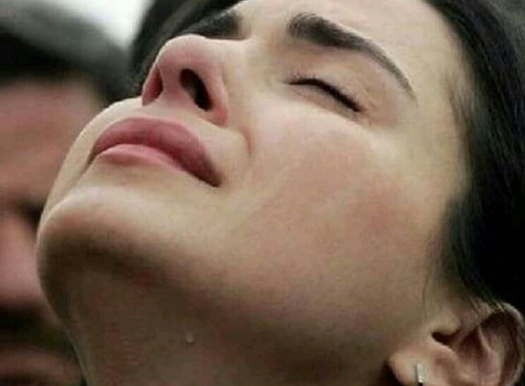 فتاة من الأرشيف