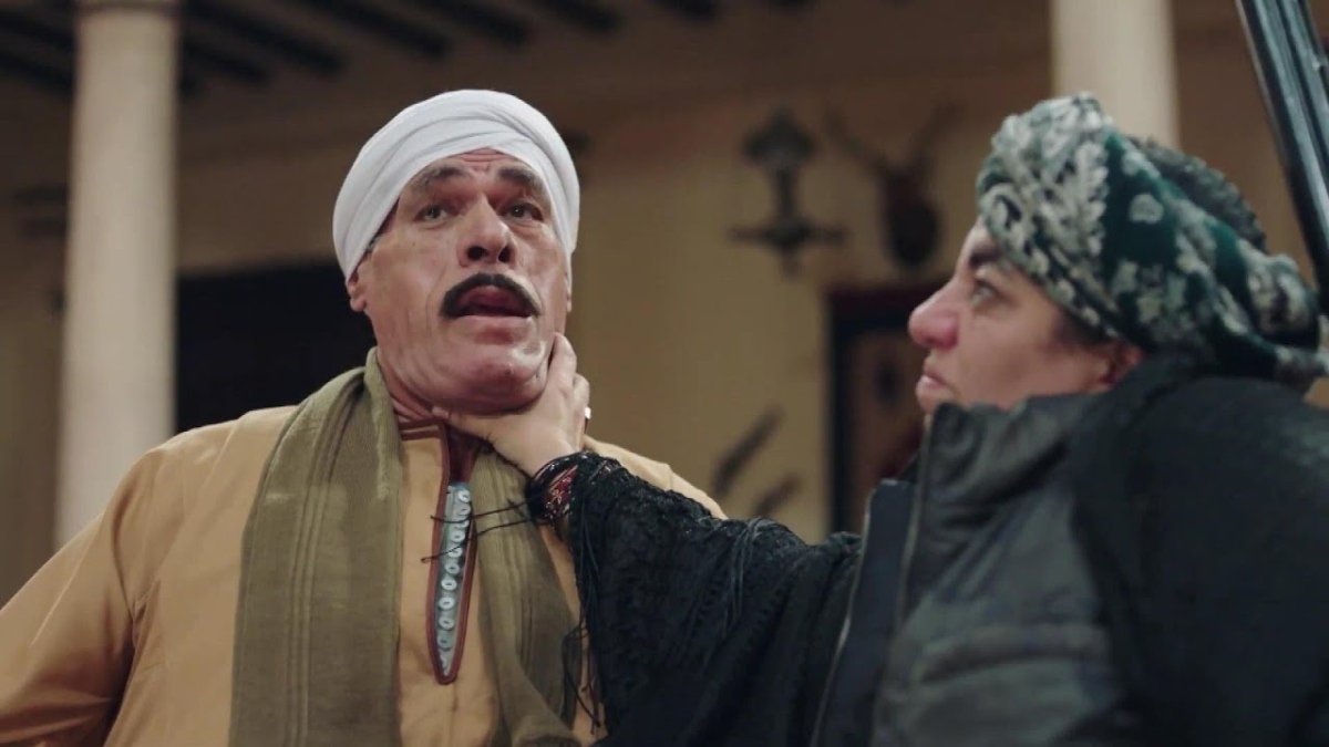 التمثيل مش هيأكلني عيش.. ممثل مصري شهير يعمل في ورشة سيارات.. شاهد من يكون